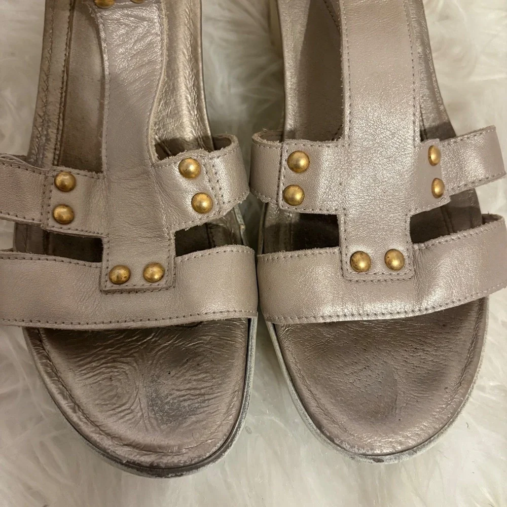 Naot Flirt Metallic Champagne Leather Wedge Sandal Size 41 US 10 Rivet Accent